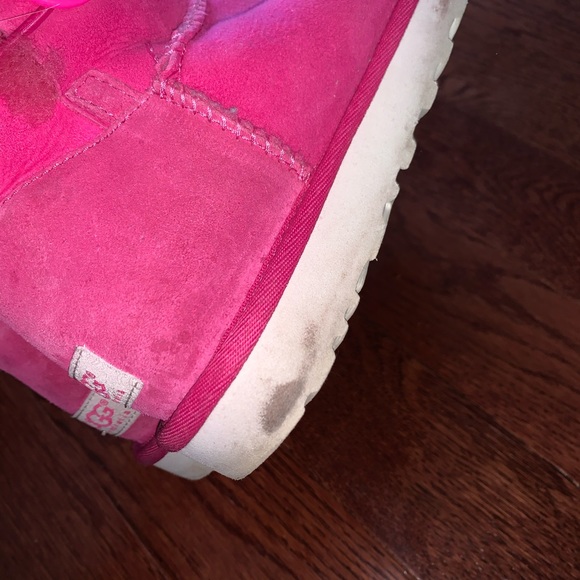 Hot pink short uggs size 7 - Picture 3 of 5